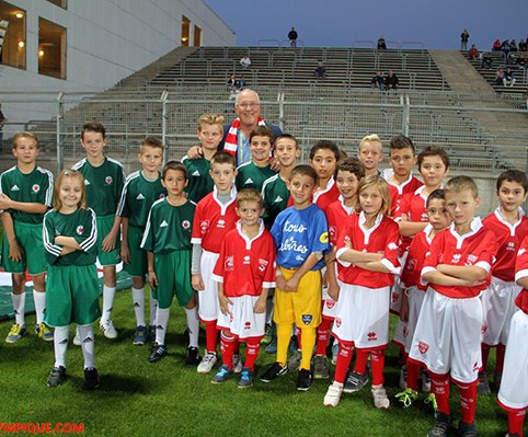 NIMES-RED-STAR-ENFANTS-DE-LA-POLICE-NATIONALE-